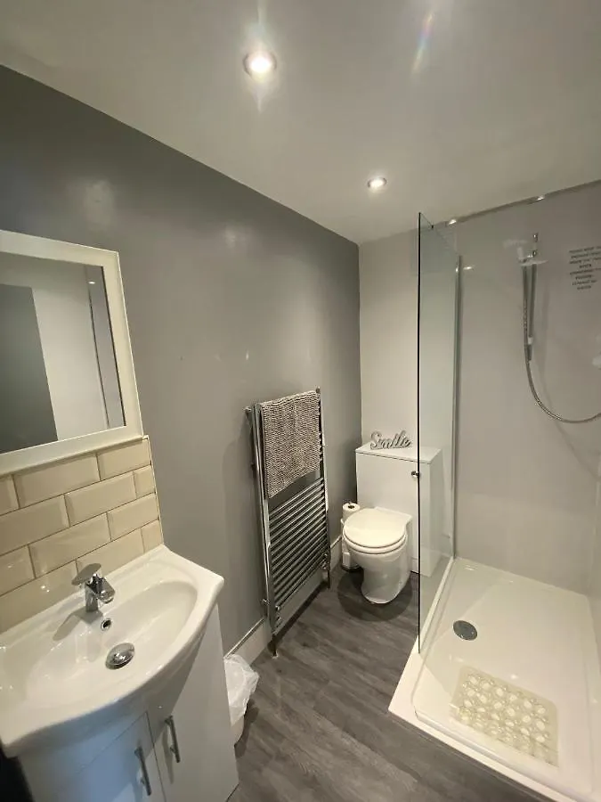 Seaside Suites Superior Family Apartments 블랙풀 영국