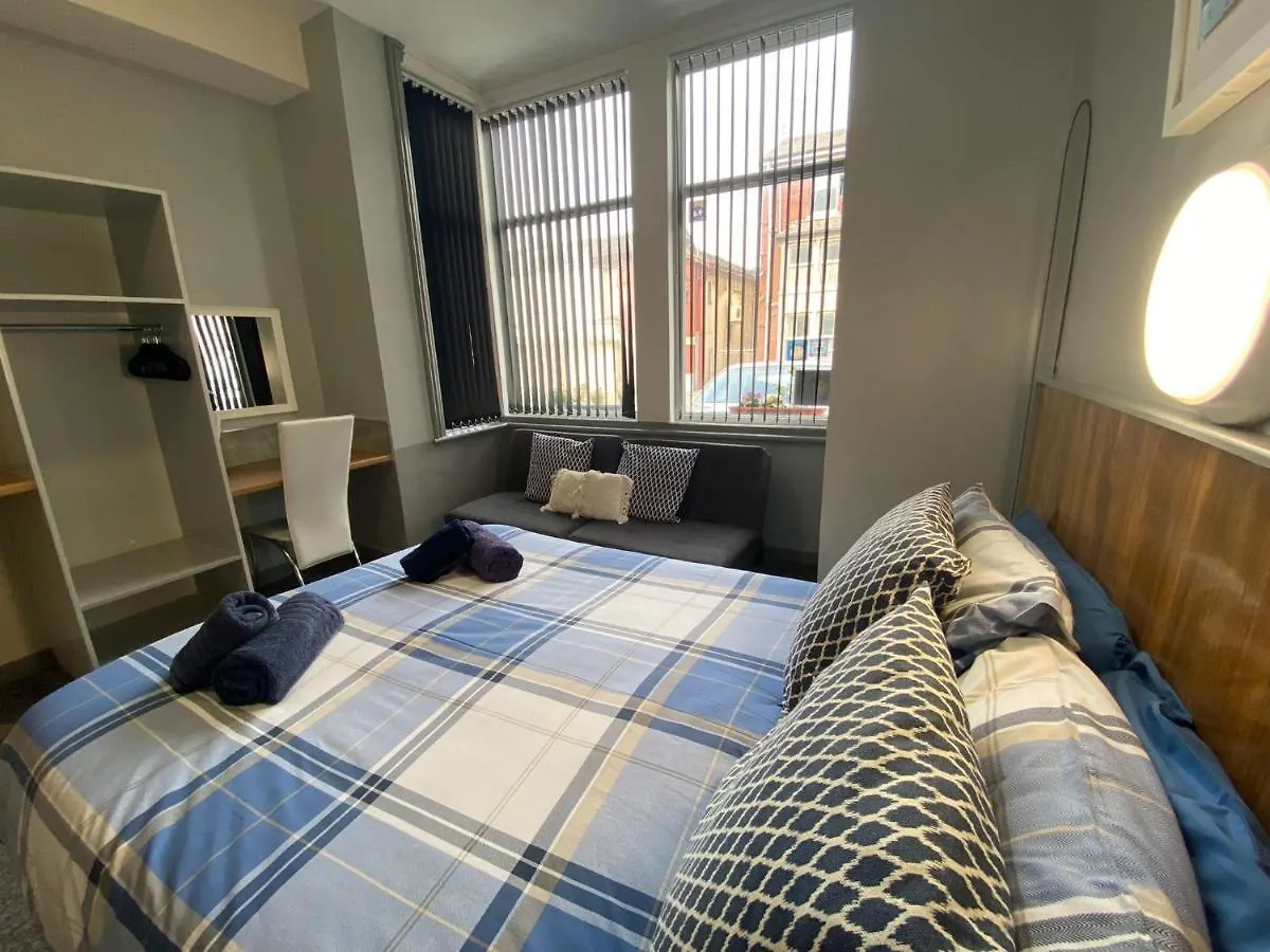 Seaside Suites Superior Family Apartments 블랙풀