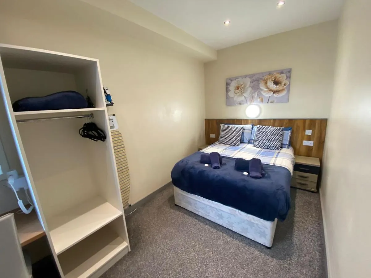 Seaside Suites Superior Family Apartments 블랙풀 영국