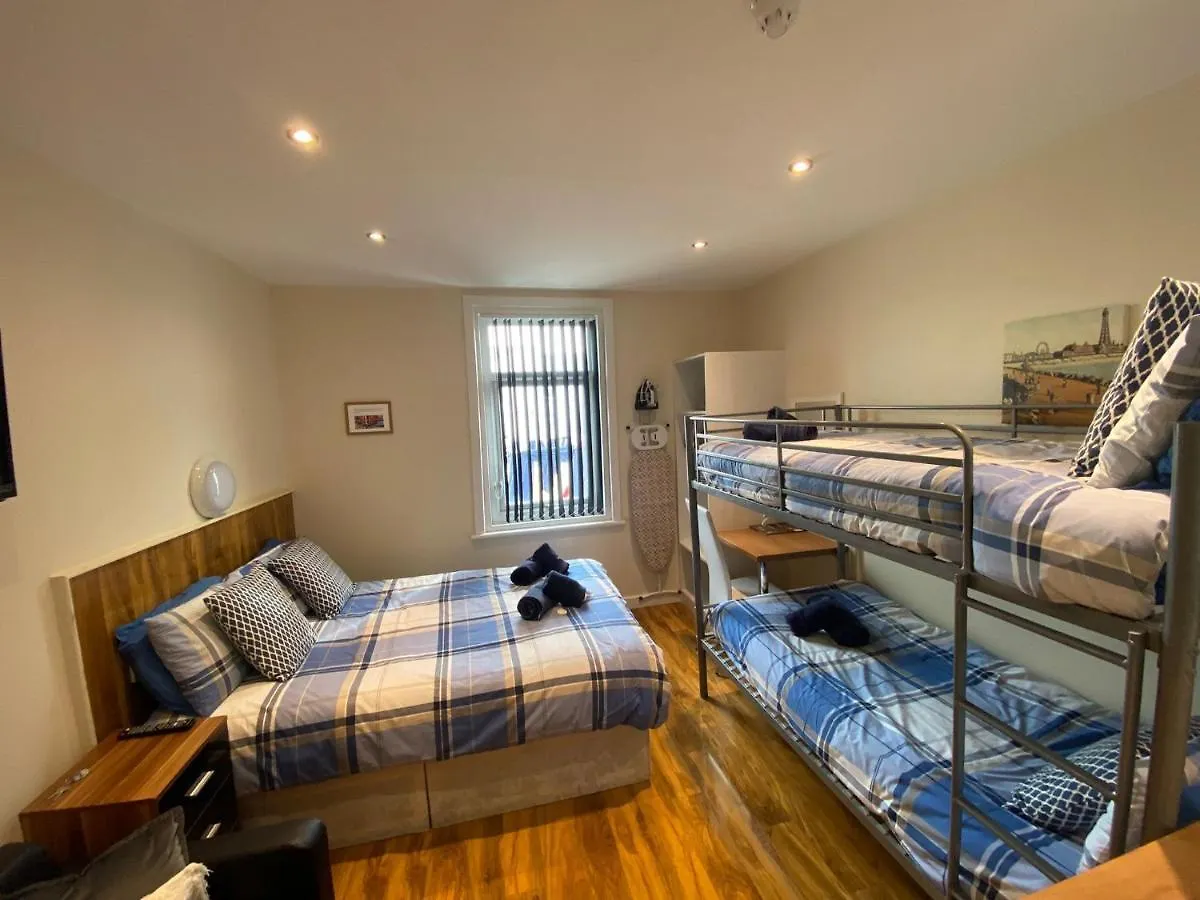 Seaside Suites Superior Family Apartments 블랙풀