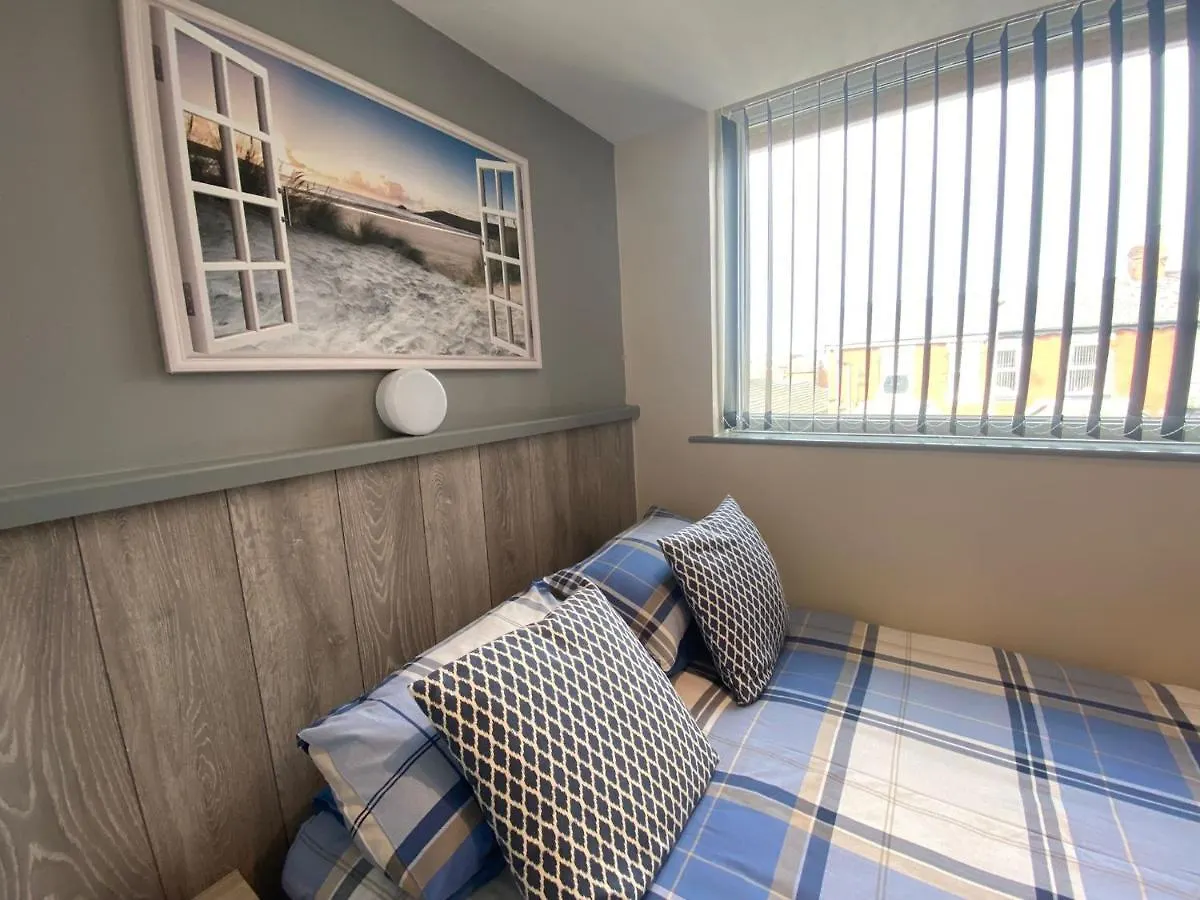 Seaside Suites Superior Family Apartments 블랙풀 영국