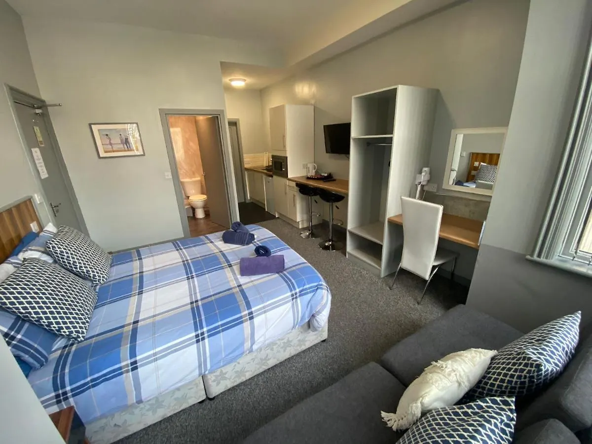 Seaside Suites Superior Family Apartments 블랙풀 영국