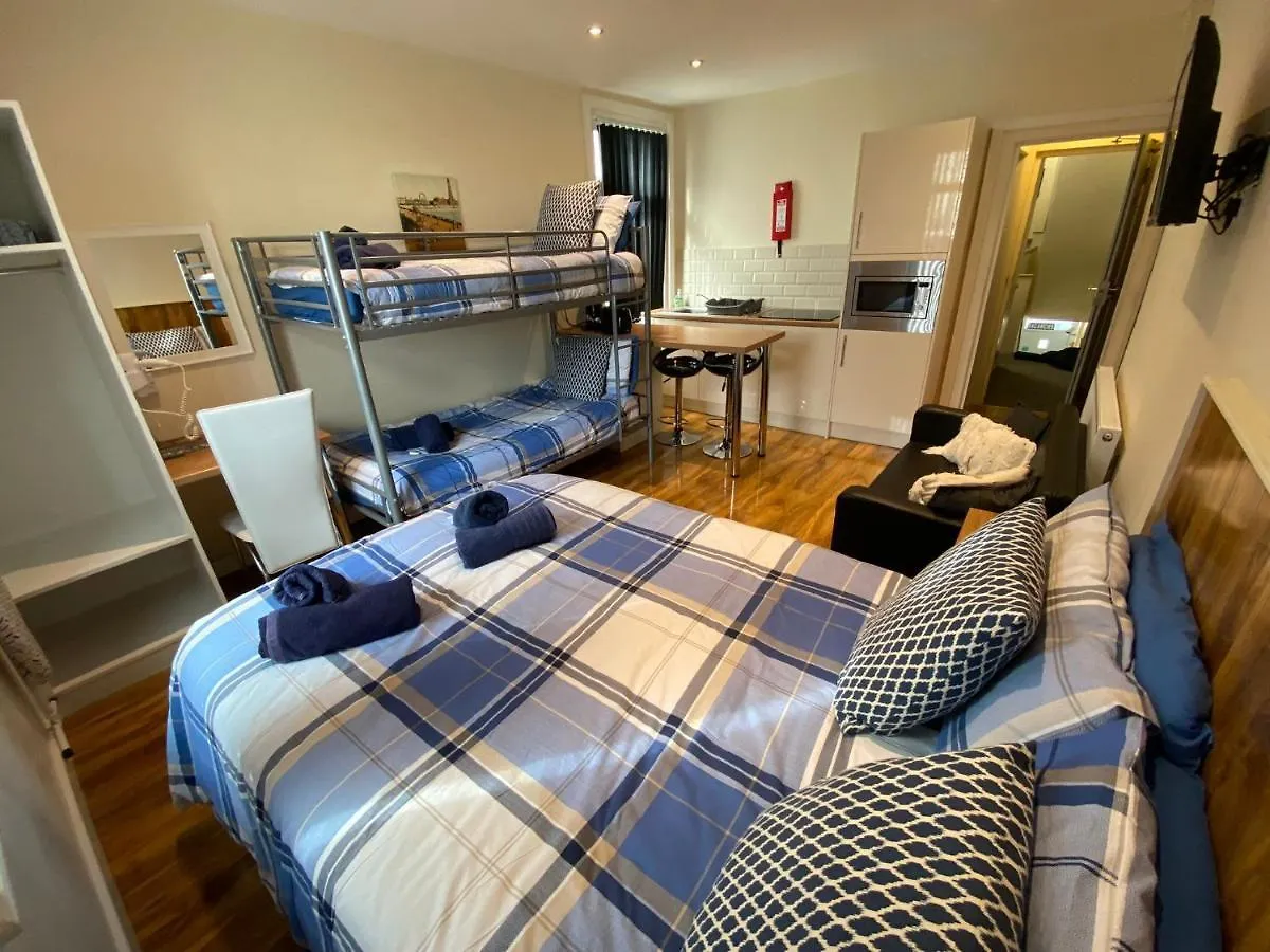 Seaside Suites Superior Family Apartments 블랙풀