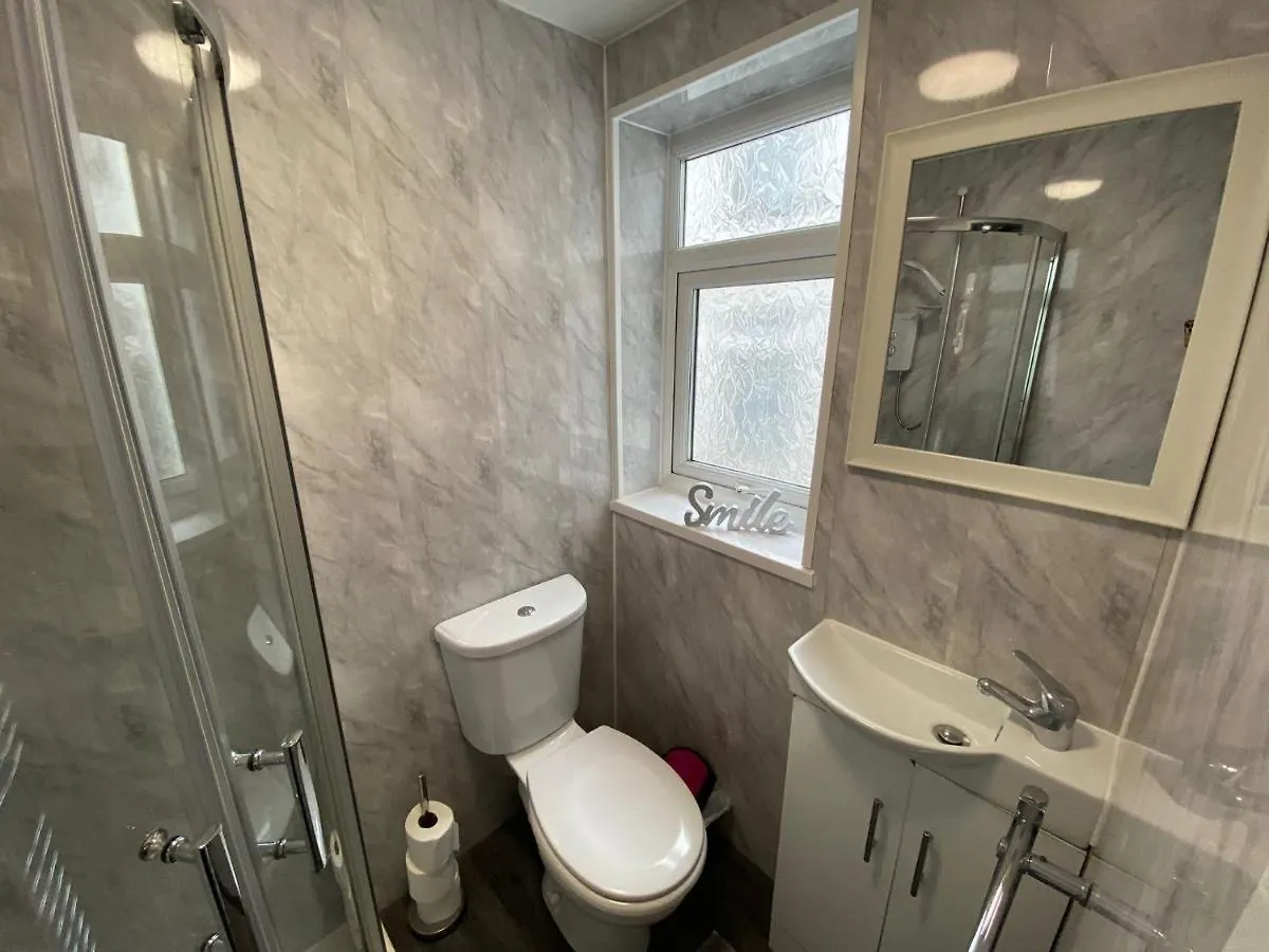 Seaside Suites Superior Family Apartments 블랙풀 영국