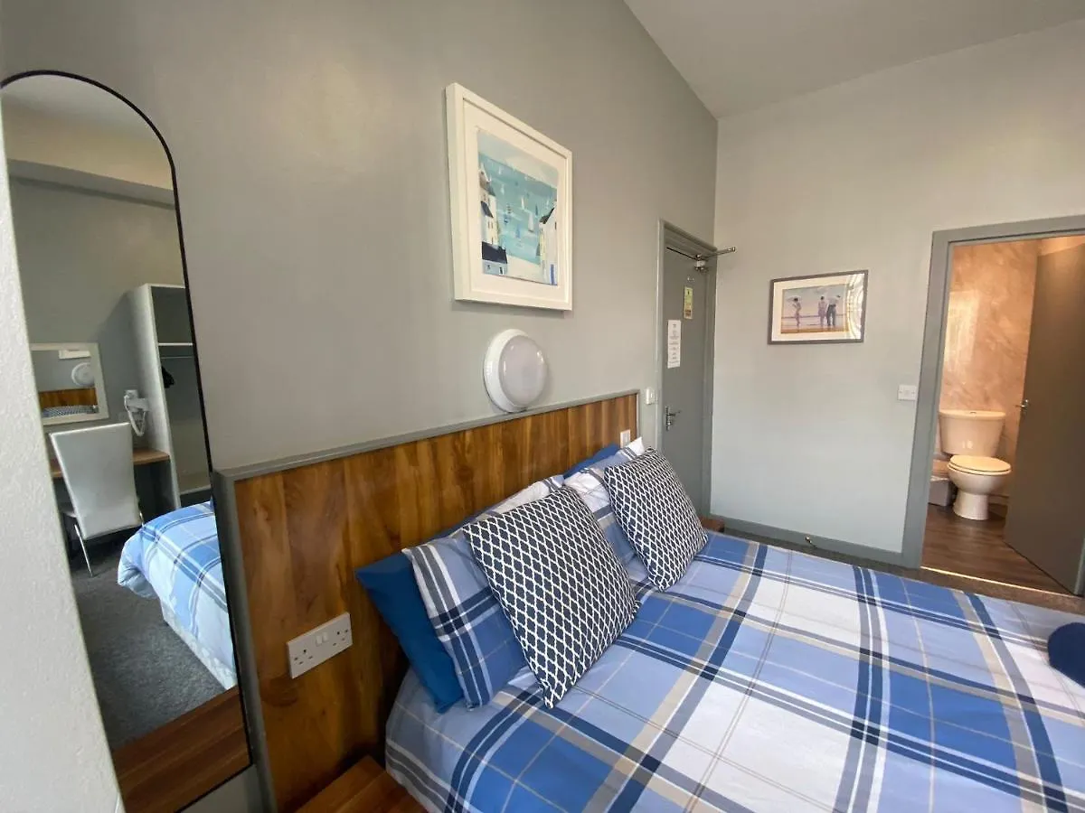 Seaside Suites Superior Family Apartments 블랙풀 영국