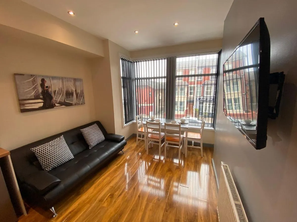 Seaside Suites Superior Family Apartments 블랙풀