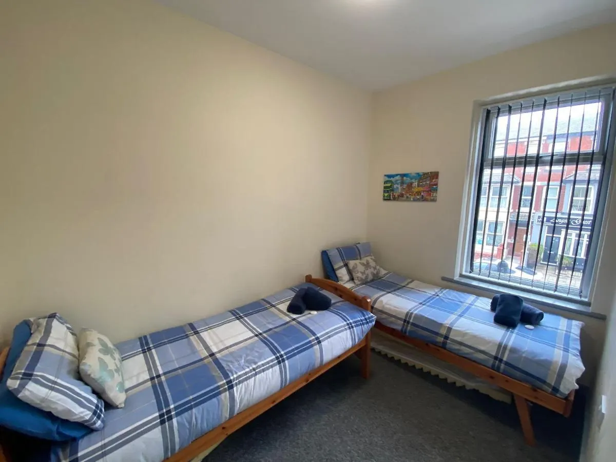 Seaside Suites Superior Family Apartments 블랙풀 0*,
