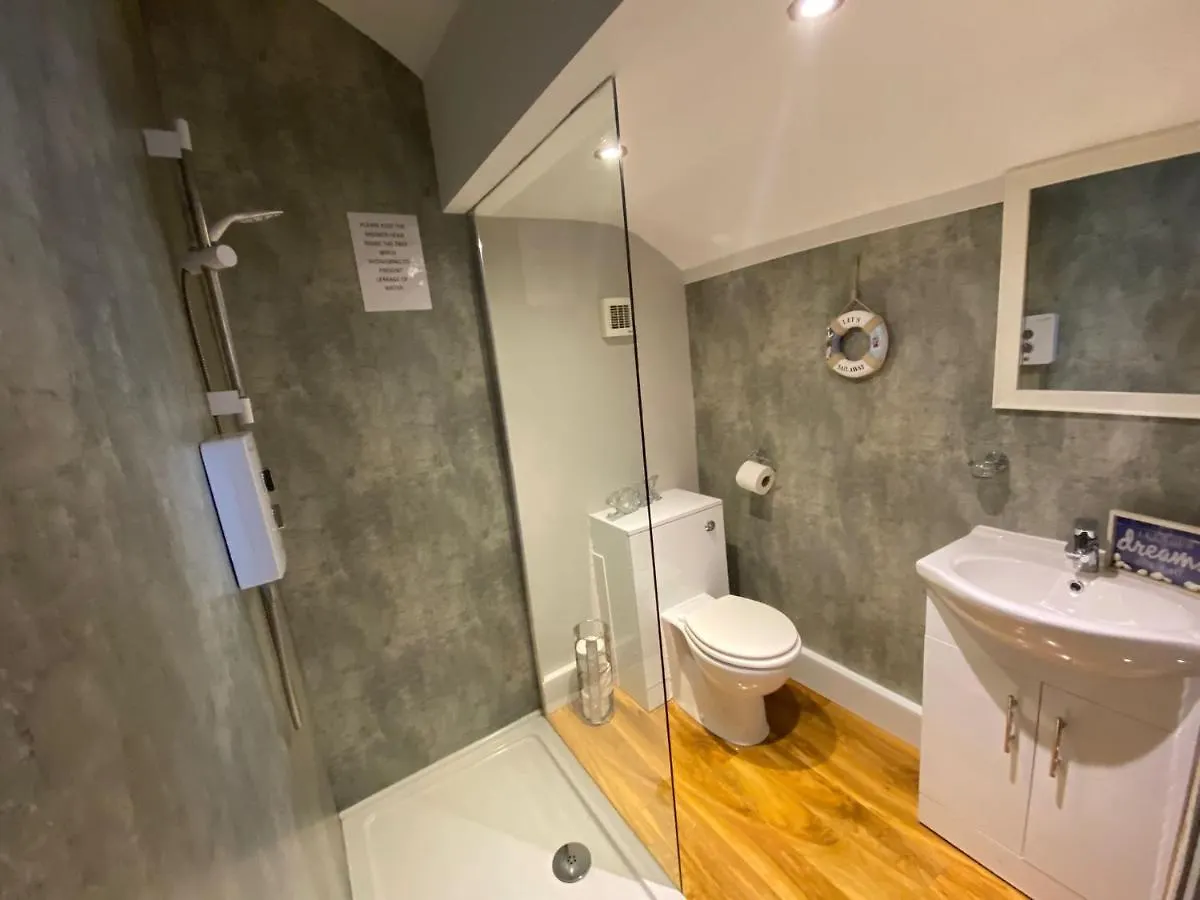 Seaside Suites Superior Family Apartments 블랙풀 0*,