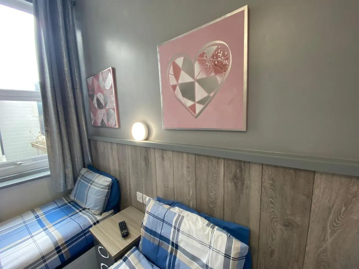 Seaside Suites Superior Family Apartments 블랙풀