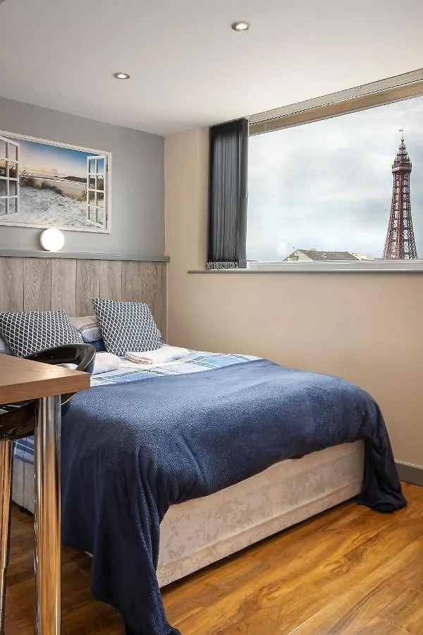Seaside Suites Superior Family Apartments 블랙풀