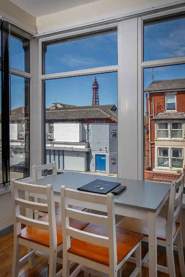 Seaside Suites Superior Family Apartments 블랙풀 0*,