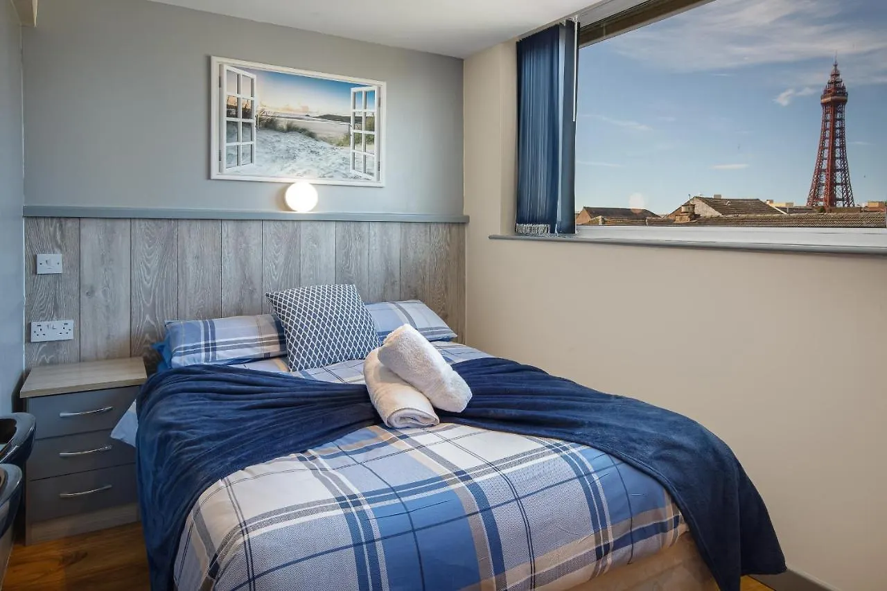 Seaside Suites Superior Family Apartments 블랙풀