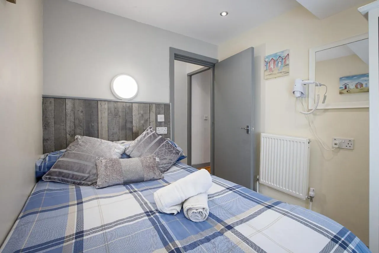 Seaside Suites Superior Family Apartments 블랙풀