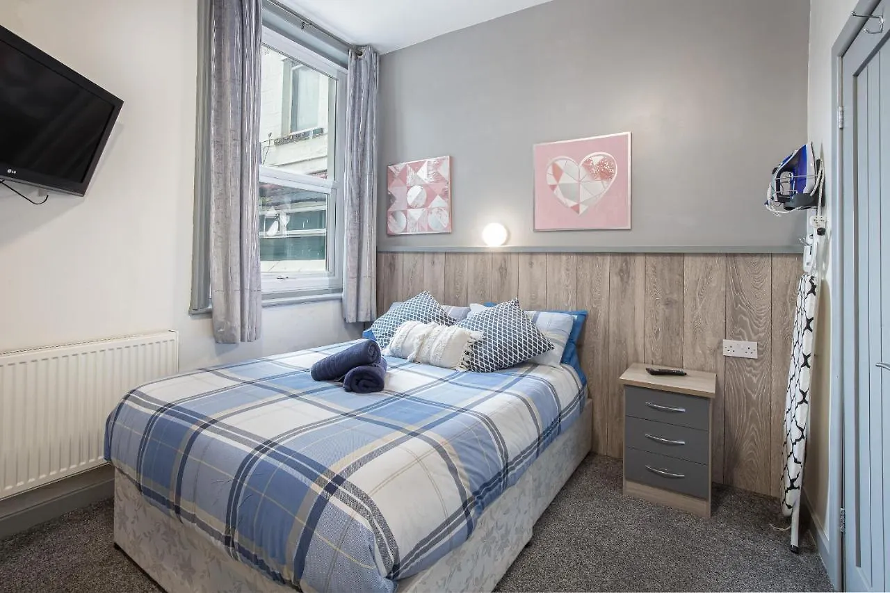 Seaside Suites Superior Family Apartments 블랙풀 영국