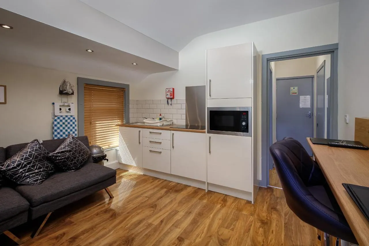 Seaside Suites Superior Family Apartments 블랙풀 영국