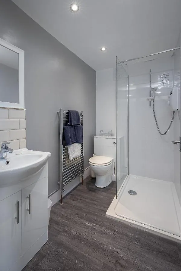 Seaside Suites Superior Family Apartments 블랙풀 0*,